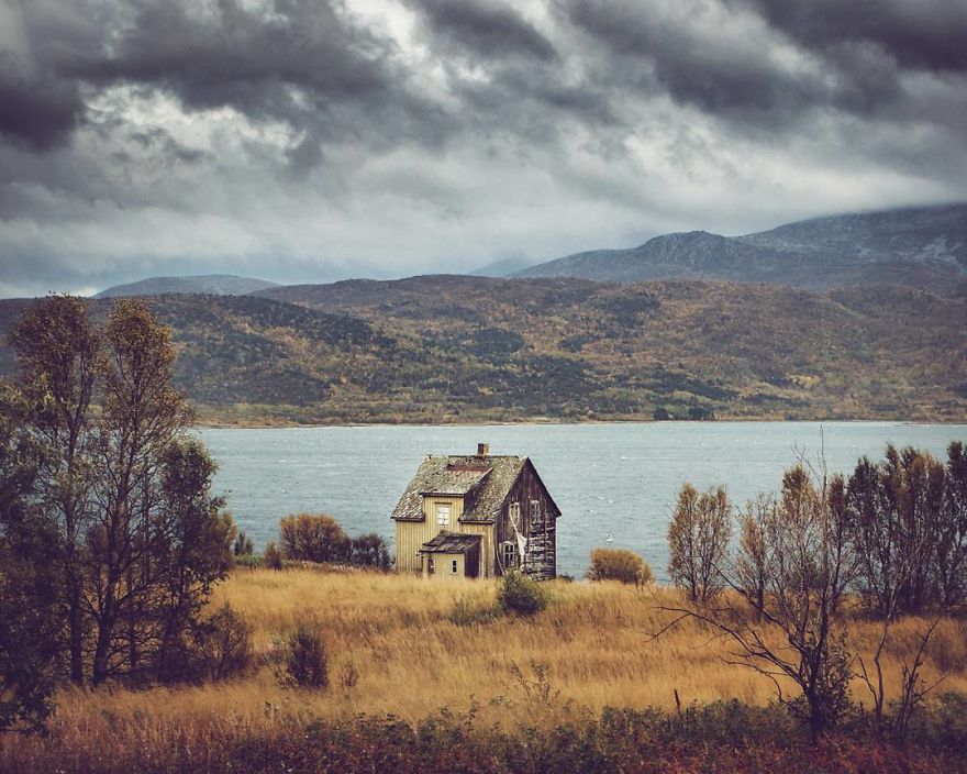 Photographer Britt Marie Amazingly Captured The Abandoned Houses In Scandinavia 