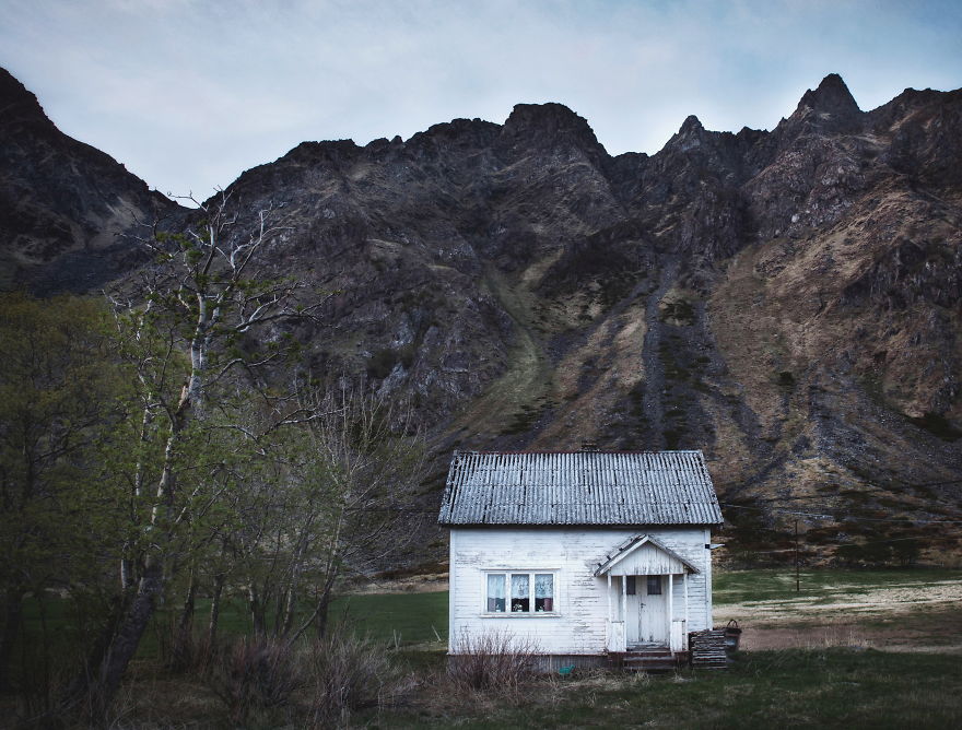 Photographer Britt Marie Amazingly Captured The Abandoned Houses In Scandinavia 