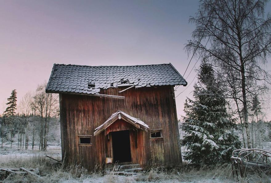 Photographer Britt Marie Amazingly Captured The Abandoned Houses In Scandinavia 