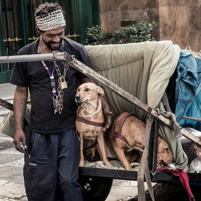 The Lives Of Homeless People And Their Dogs: 30 Touching Photographs From MRSC IG Page