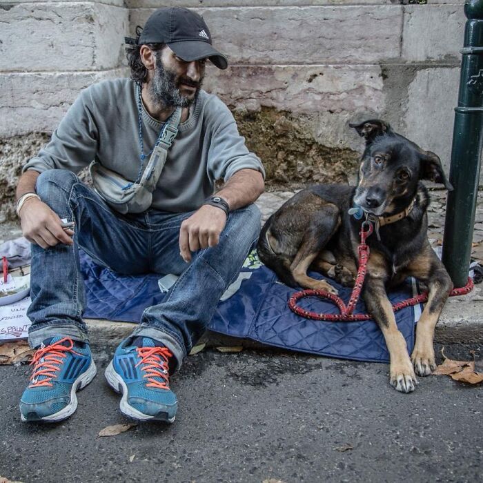 The Lives Of Homeless People And Their Dogs: 30 Touching Photographs From MRSC IG Page