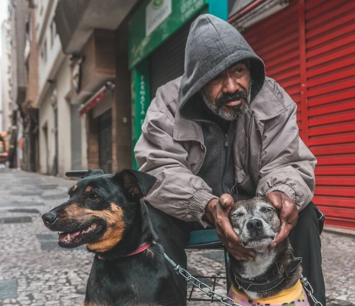 The Lives Of Homeless People And Their Dogs: 30 Touching Photographs From MRSC IG Page