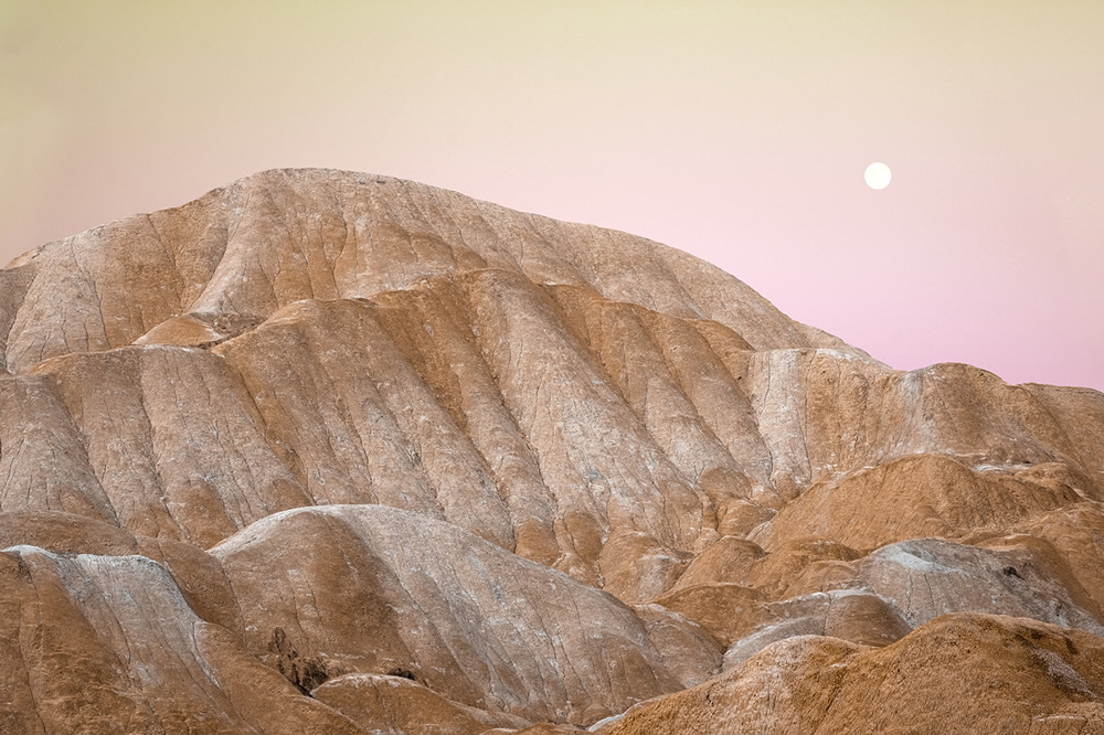 Red Beds: Beautiful Landscapes Of Himalayan Orogeny By Jonas Daley