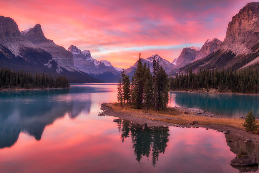 20 Beautiful Photos Of The World’s Most Scenic Destinations