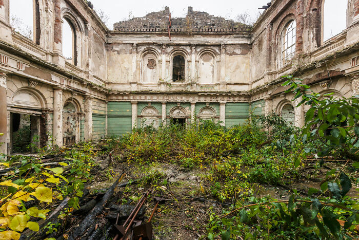 What If We Disappeared: The World Without Us, Photo Project About Abandoned Locations By Romain Veillon