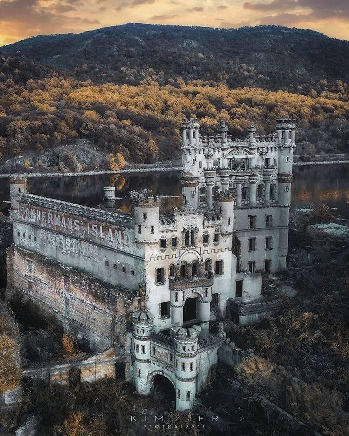 30 Abandoned Places Shared In This Facebook Group Will Take Your Breath Away