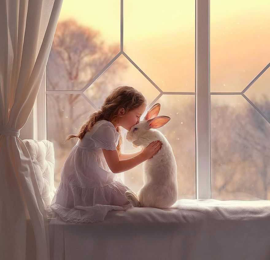 25 Beautiful Fairy Tale-Like Photos Of Kids And Animals