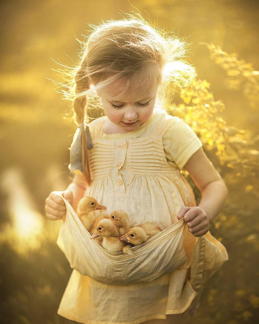 25 Beautiful Fairy Tale-Like Photos Of Kids And Animals