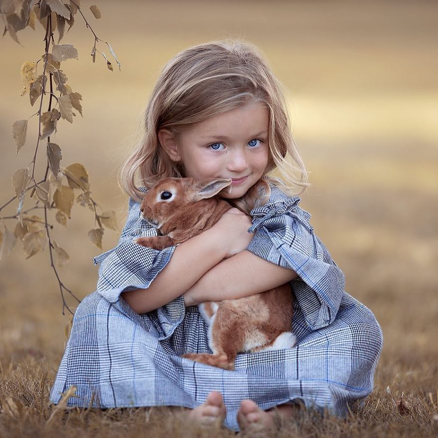 25 Beautiful Fairy Tale-Like Photos Of Kids And Animals