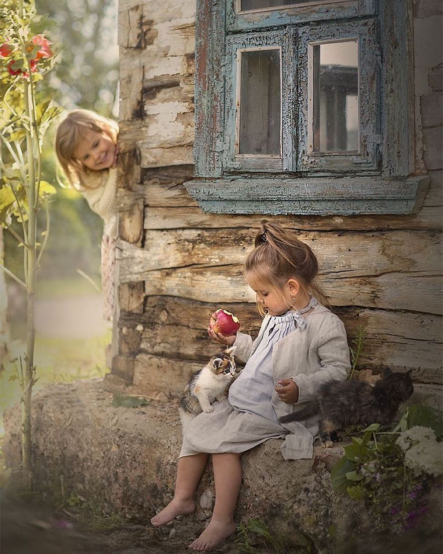 25 Beautiful Fairy Tale-Like Photos Of Kids And Animals