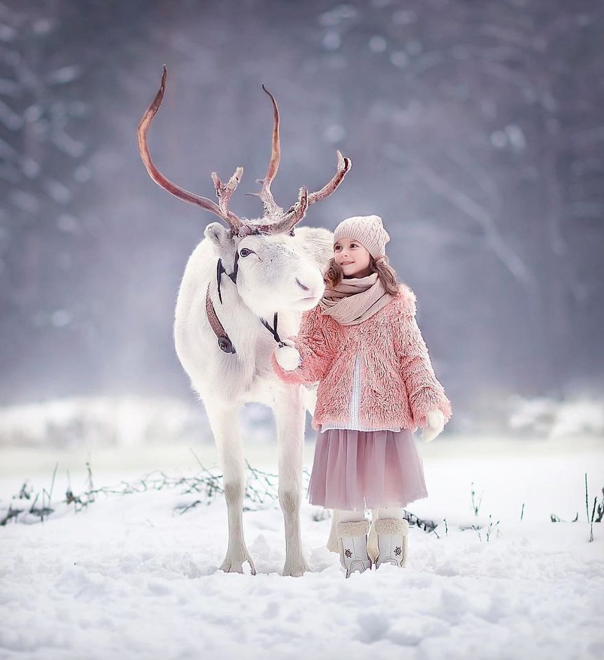 25 Beautiful Fairy Tale-Like Photos Of Kids And Animals