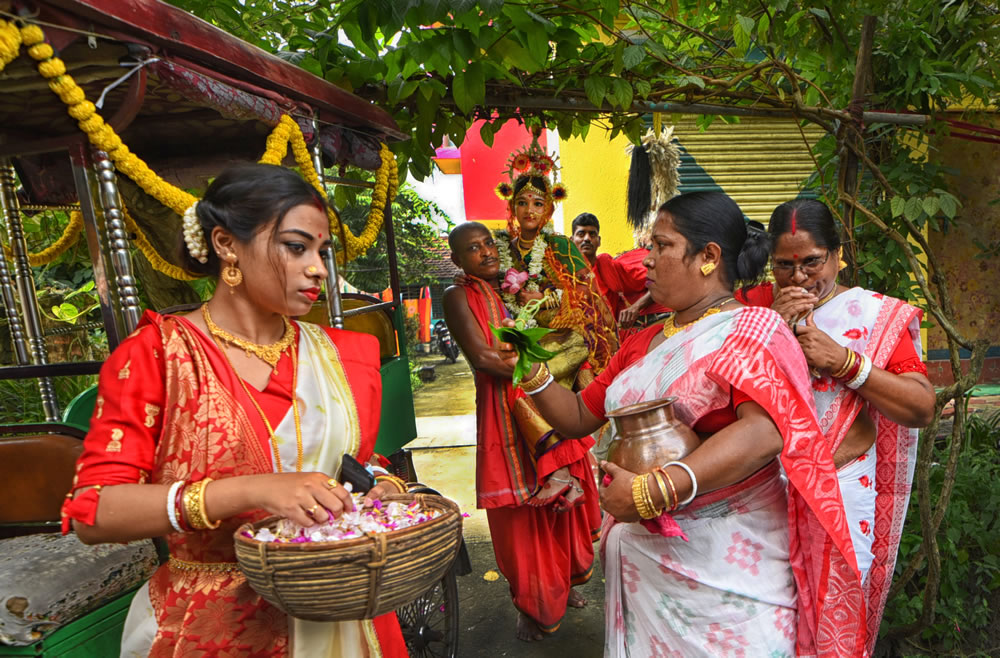 Kumari Puja: Hindu Festival During Durga Puja, Photo Series By Tanusree Mitra