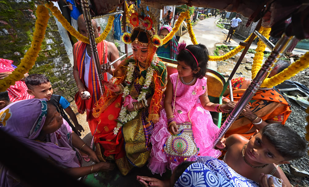 Kumari Puja: Hindu Festival During Durga Puja, Photo Series By Tanusree Mitra