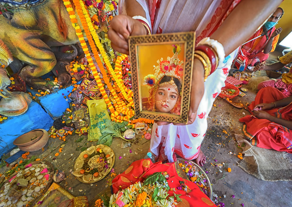 Kumari Puja: Hindu Festival During Durga Puja, Photo Series By Tanusree Mitra