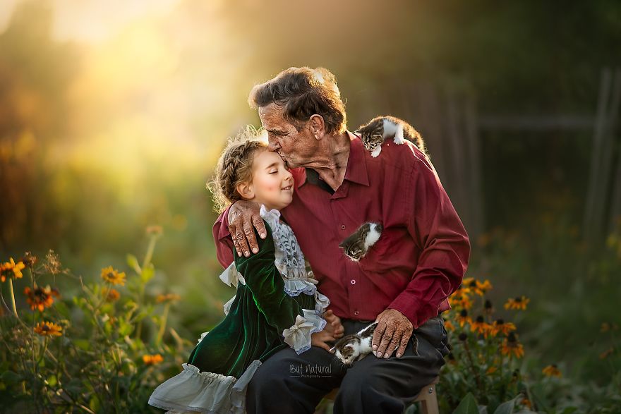 Photographer Sujata Setia Emotionally Captures Grandparents With Their Grandkids