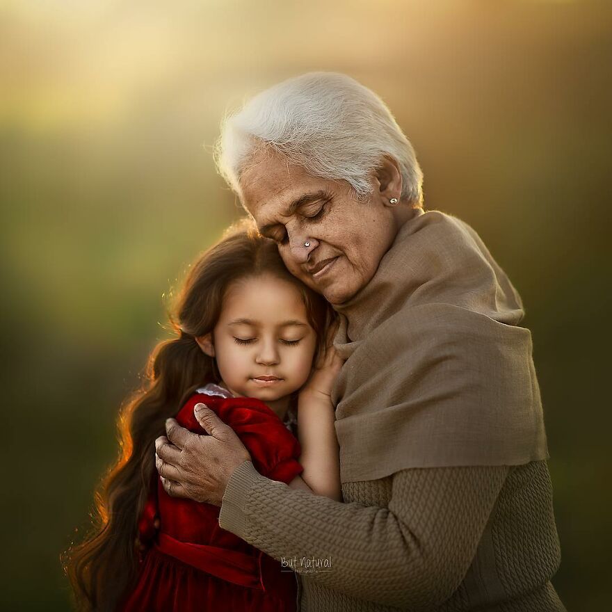 Photographer Sujata Setia Emotionally Captures Grandparents With Their Grandkids