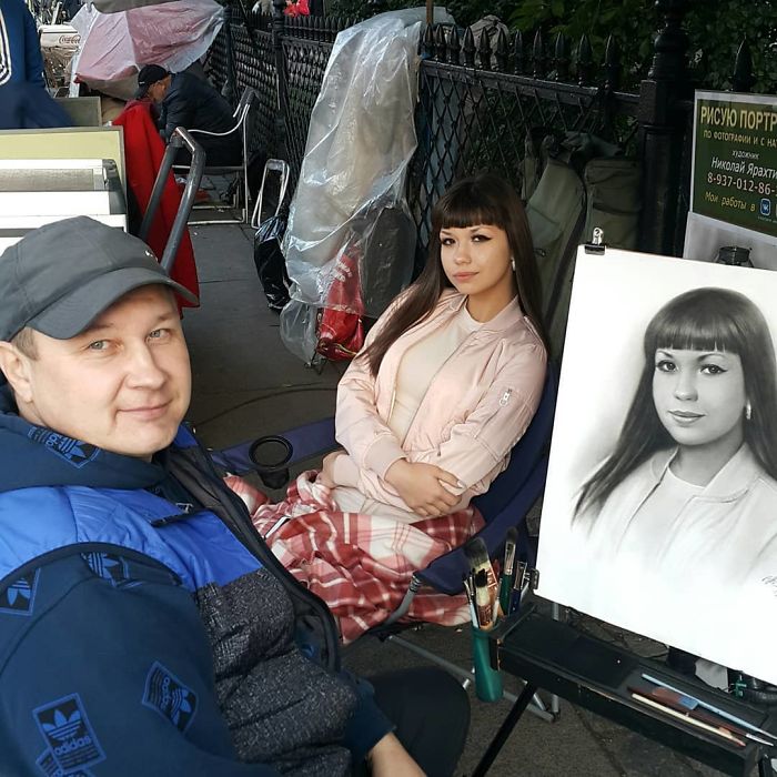 Russian Artist Nikolay Yarakhtin Amazingly Draws Realistic Portraits In Just One Hour
