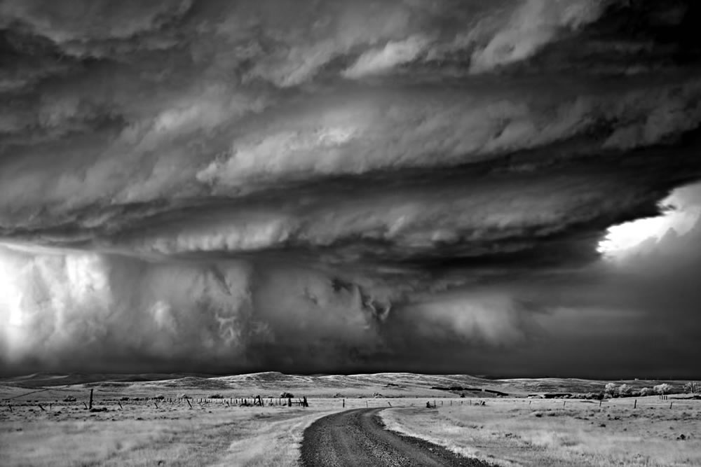 Photographer Mitch Dobrowner Captured Raw Elegance and Unpredictable Storms