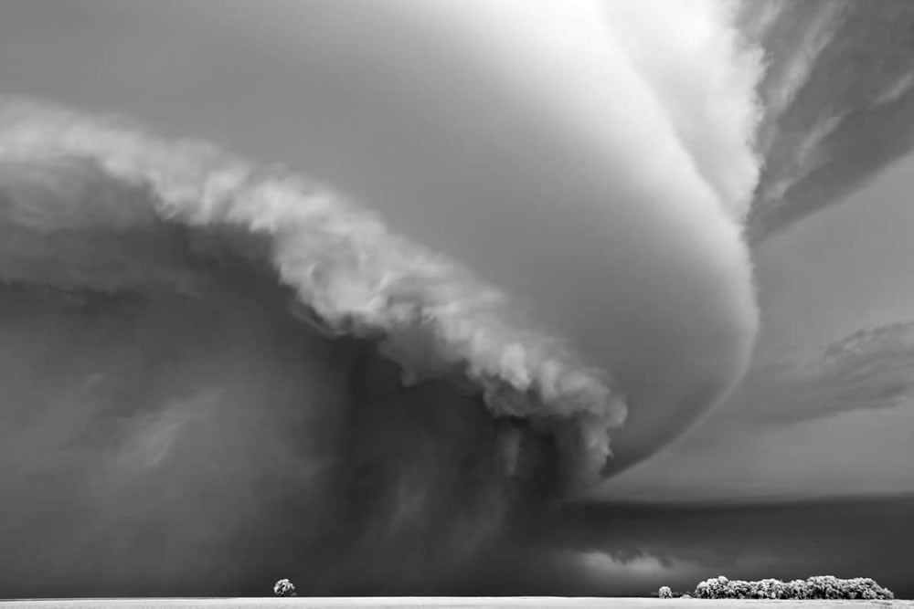 Photographer Mitch Dobrowner Captured Raw Elegance and Unpredictable Storms