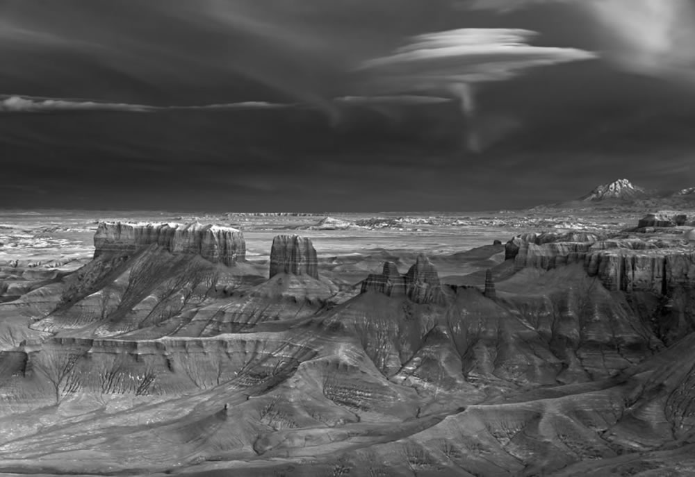 Photographer Mitch Dobrowner Captured Raw Elegance and Unpredictable Storms