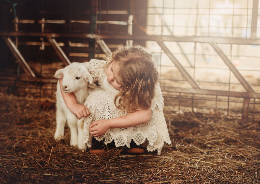 Conexão mágica entre crianças e animais por Andrea Martin