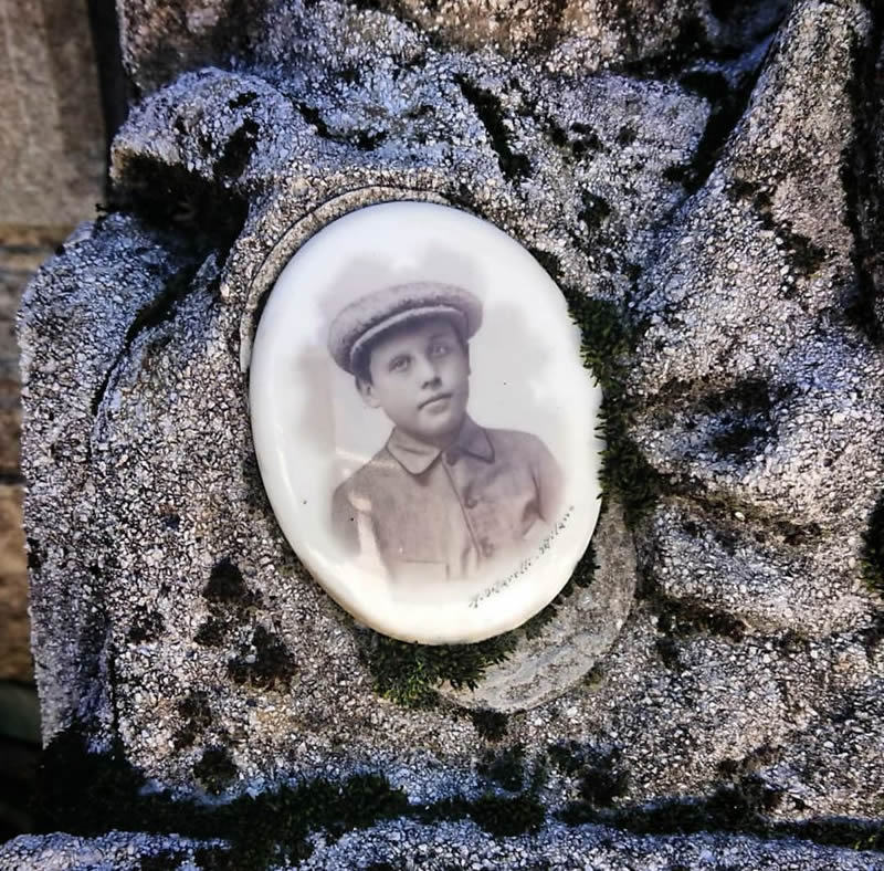 Old Tombstones In Italian Cemeteries By Laura Signorelli