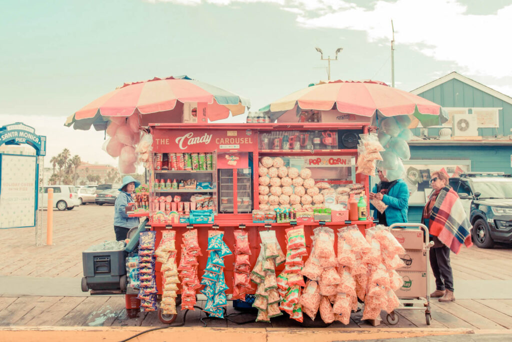 Photographer Strolled Through Streets Of Los Angeles At Random And Took Dreamy Pictures There