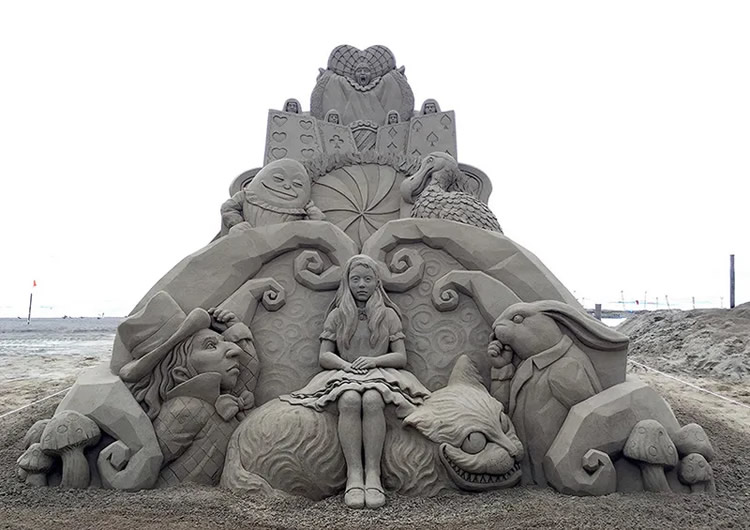 Sand Sculptures by Toshihiko Hosaka