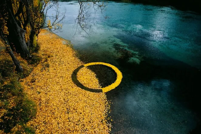 Reflective Circle Sculptures By Martin Hill