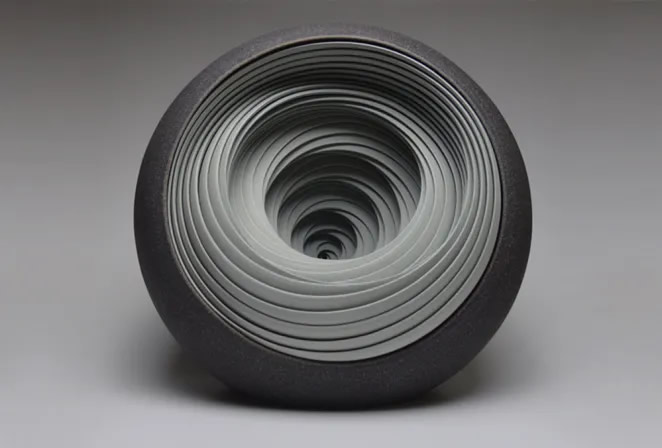 Esculturas de cerâmica esféricas por Matthew Chambers