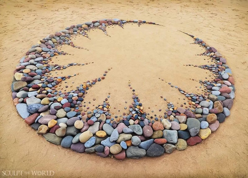 Environmental Artist Jon Foreman Creates Stunning Stone Mandalas By The