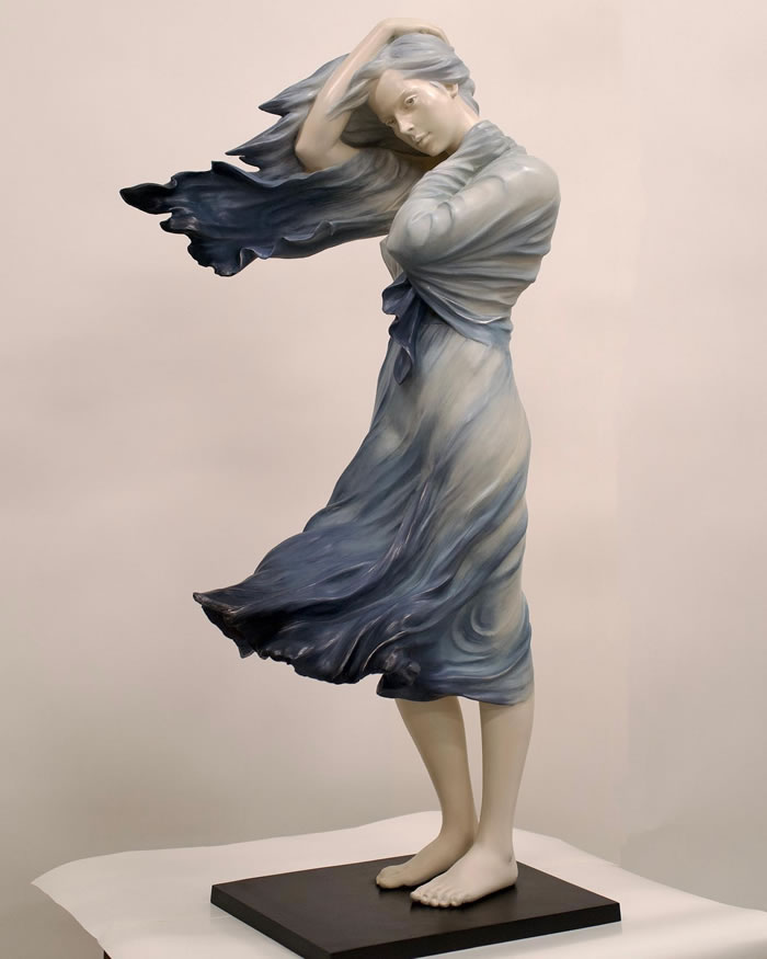 Chinese Artist Luo Li Rong Creates Beautiful Bronze Sculptures Of Women