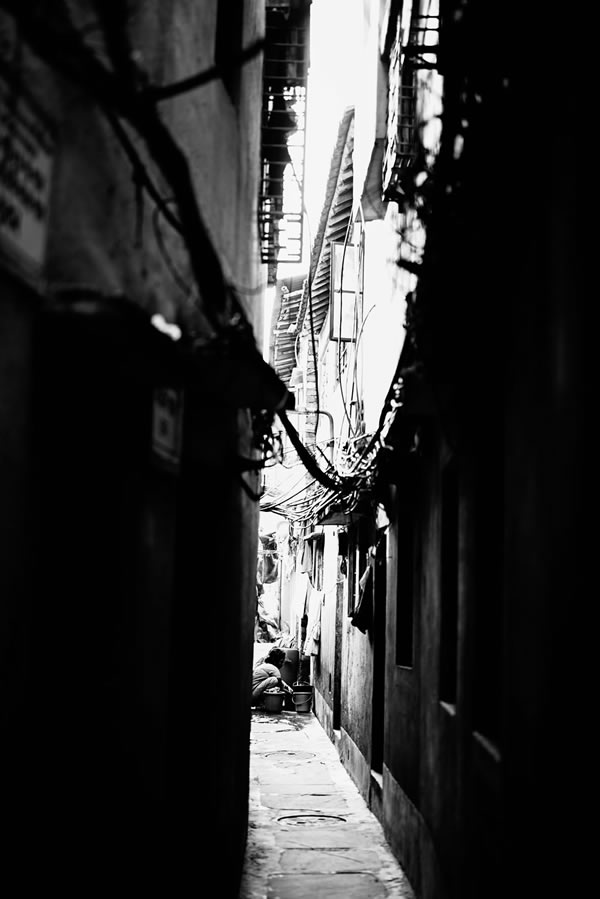 Old Street Poetry: Photo Series By Jayeeta Ghosh