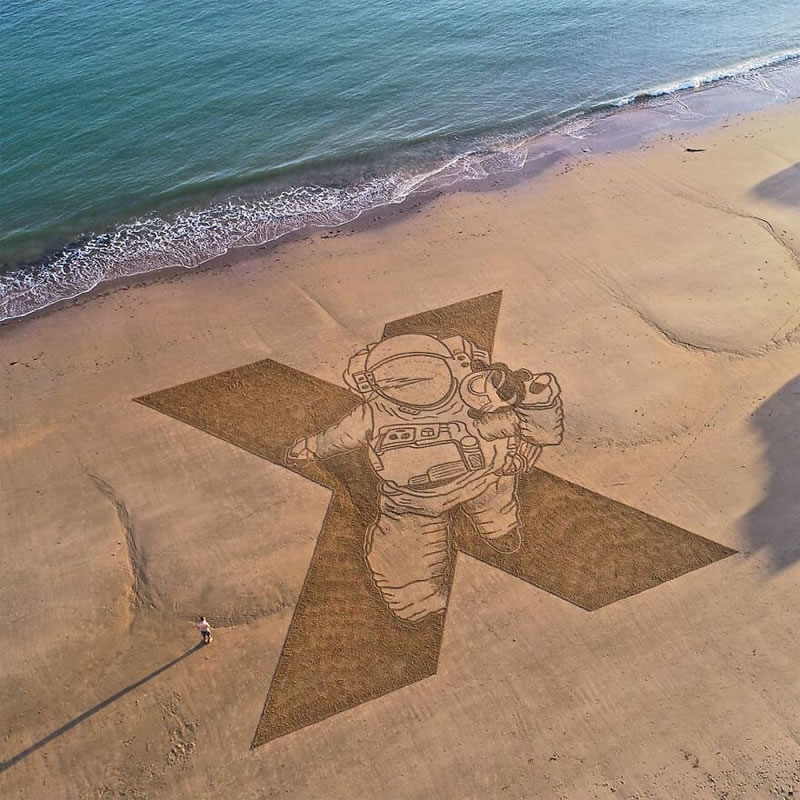 Giant Sand Drawings by Jben