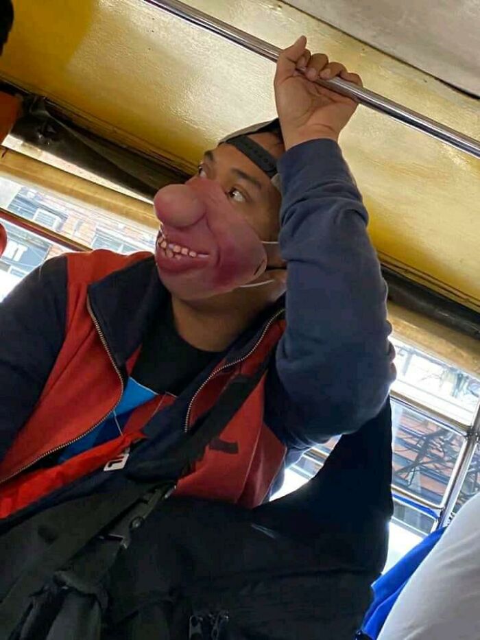 30 Funny No Context Images That Get Weirder The Longer You Look At Them