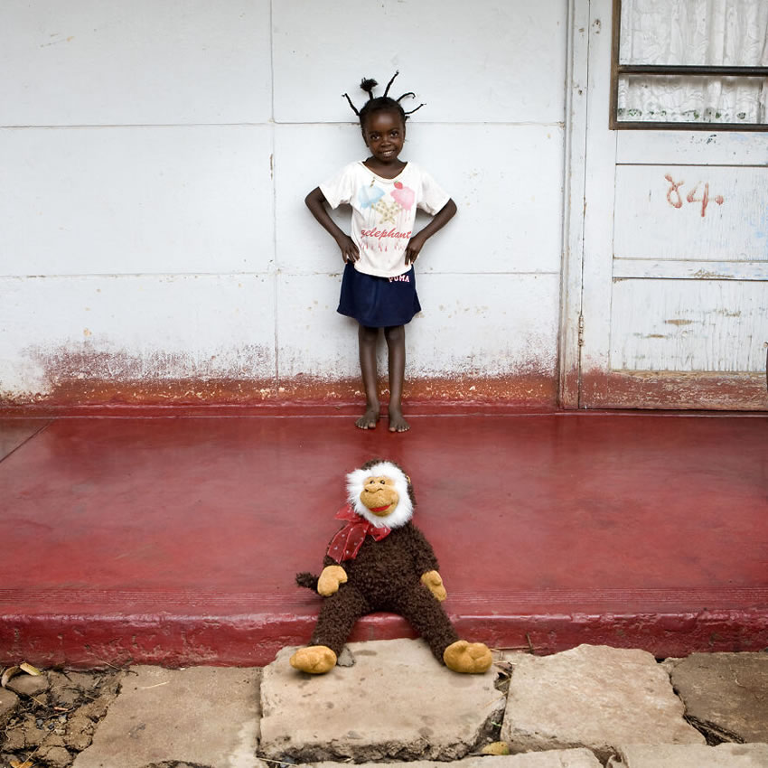 Toy Stories Enfants Photos Par Gabriele Galimberti