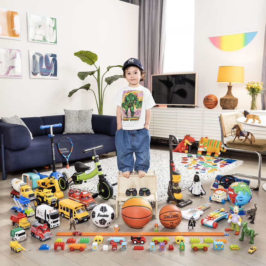 Toy Stories Children Photos By Gabriele Galimberti