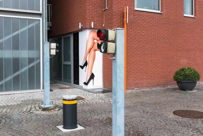 Humorous Street Photography By Jeffrey De Keyser