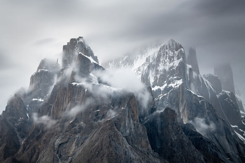 Montagnes de la chaîne du Karakoram par Tomasz Przychodzien