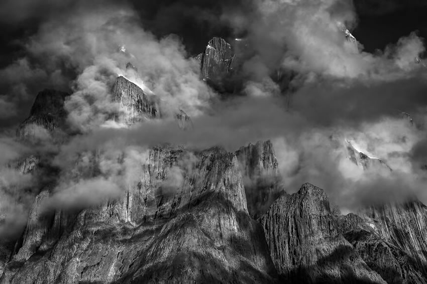 Montagnes de la chaîne du Karakoram par Tomasz Przychodzien