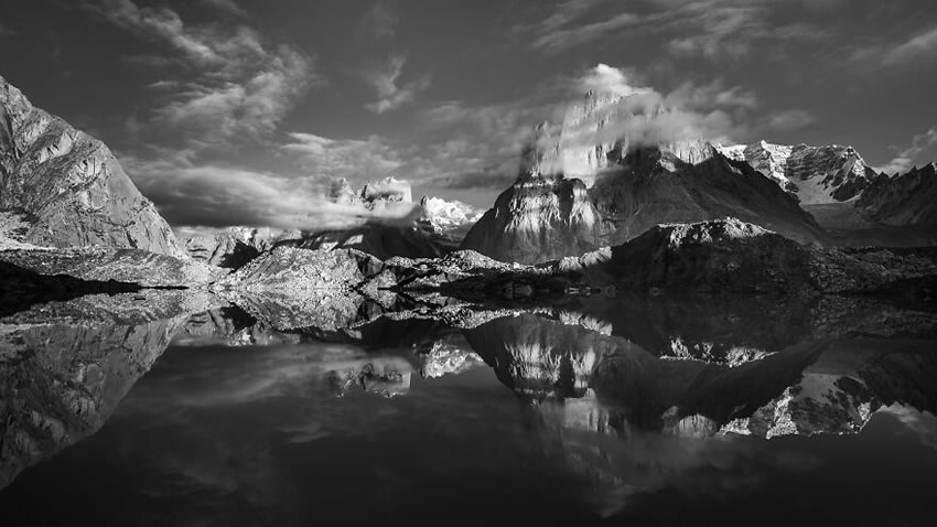 Montagnes de la chaîne du Karakoram par Tomasz Przychodzien