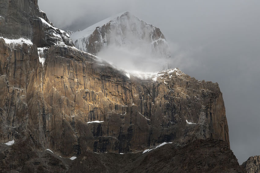 Montagnes de la chaîne du Karakoram par Tomasz Przychodzien