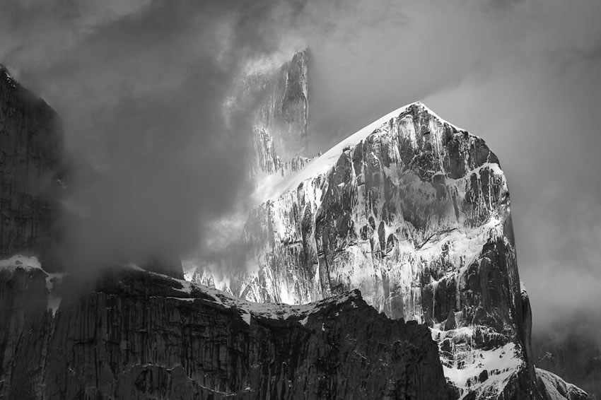 Montagnes de la chaîne du Karakoram par Tomasz Przychodzien