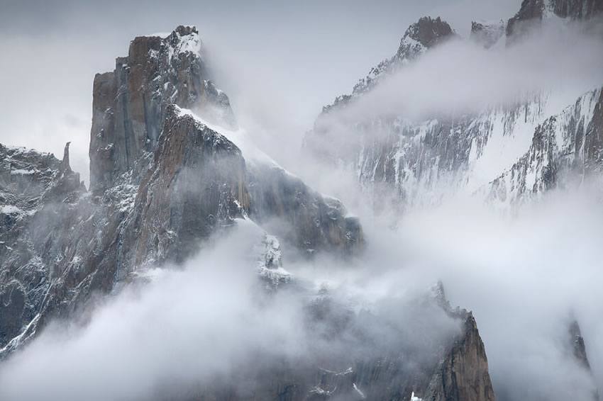 Montagnes de la chaîne du Karakoram par Tomasz Przychodzien