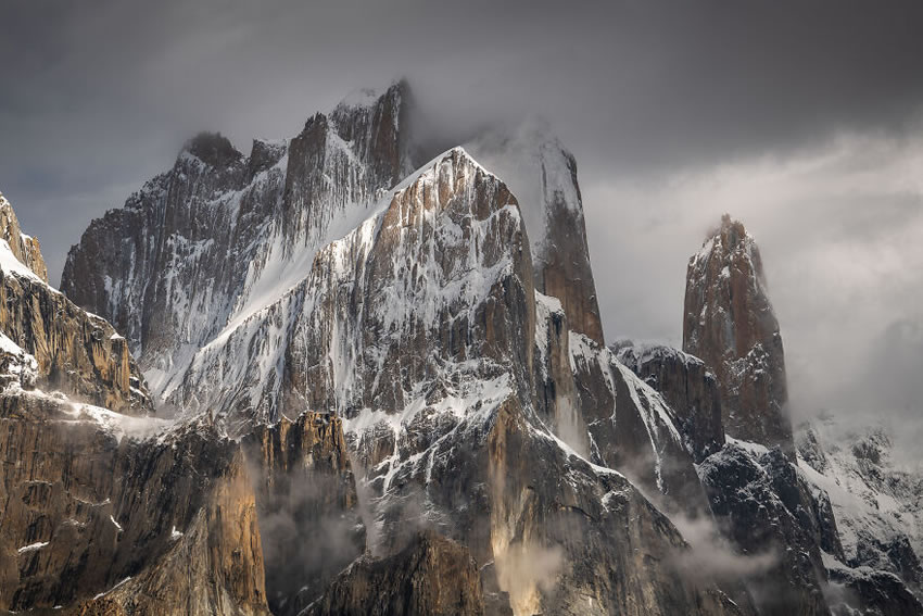 Montagnes de la chaîne du Karakoram par Tomasz Przychodzien