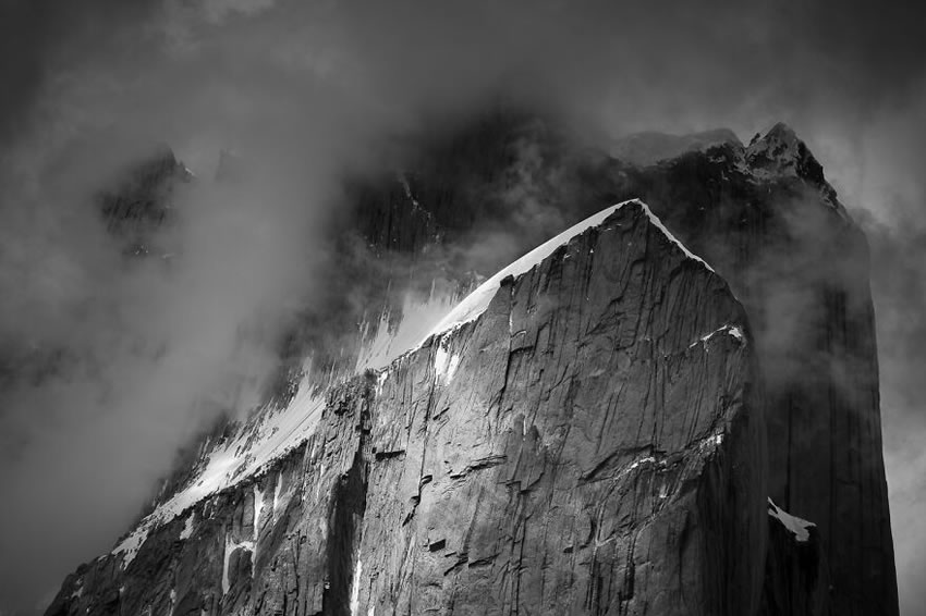 Montagnes de la chaîne du Karakoram par Tomasz Przychodzien