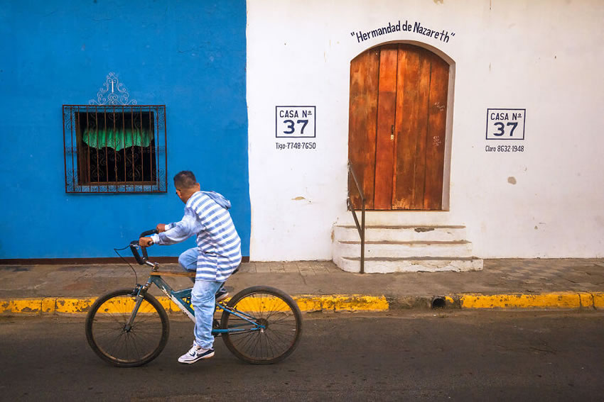 Photographie de rue colorée du Nicaragua par Dan Morris