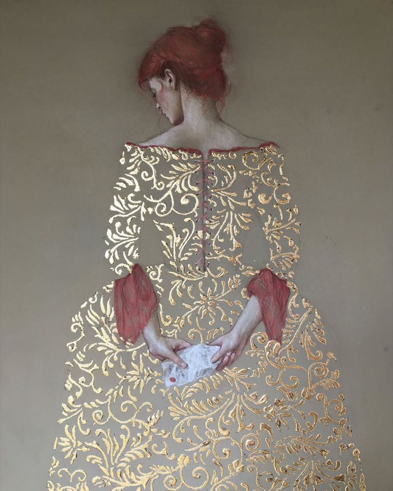 Peintures figuratives avec des ornements d'or par Stephanie Rew