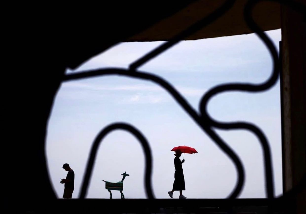 30 Stunning Photos Taken On The Streets, As Shared By This Instagram Account