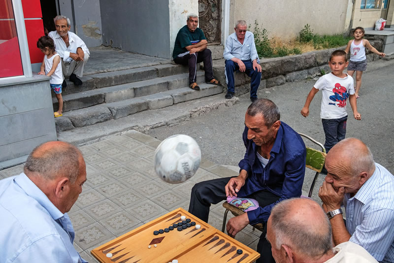 Ironic Everyday Moments On The Streets By Maciej Dakowicz